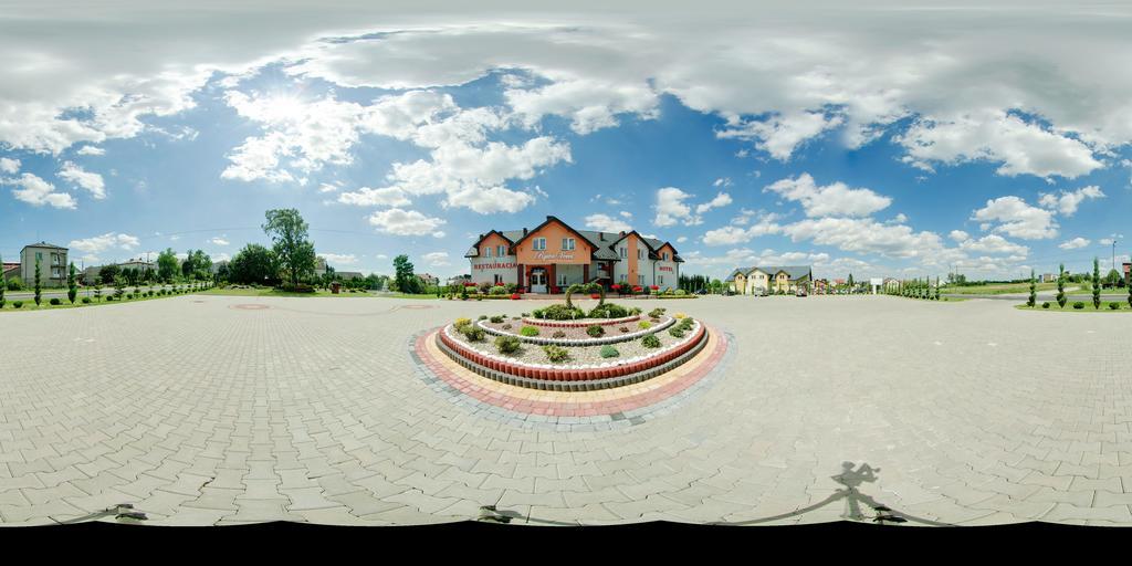 Hotel Restauracja Lorenzo Stopnica Ngoại thất bức ảnh