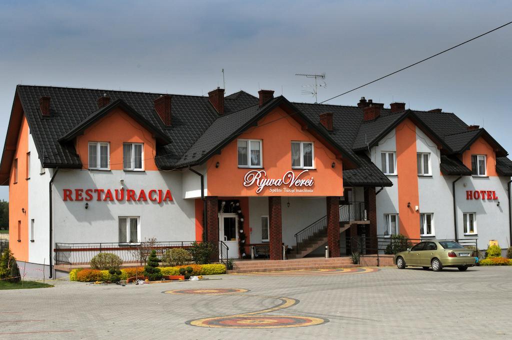 Hotel Restauracja Lorenzo Stopnica Ngoại thất bức ảnh