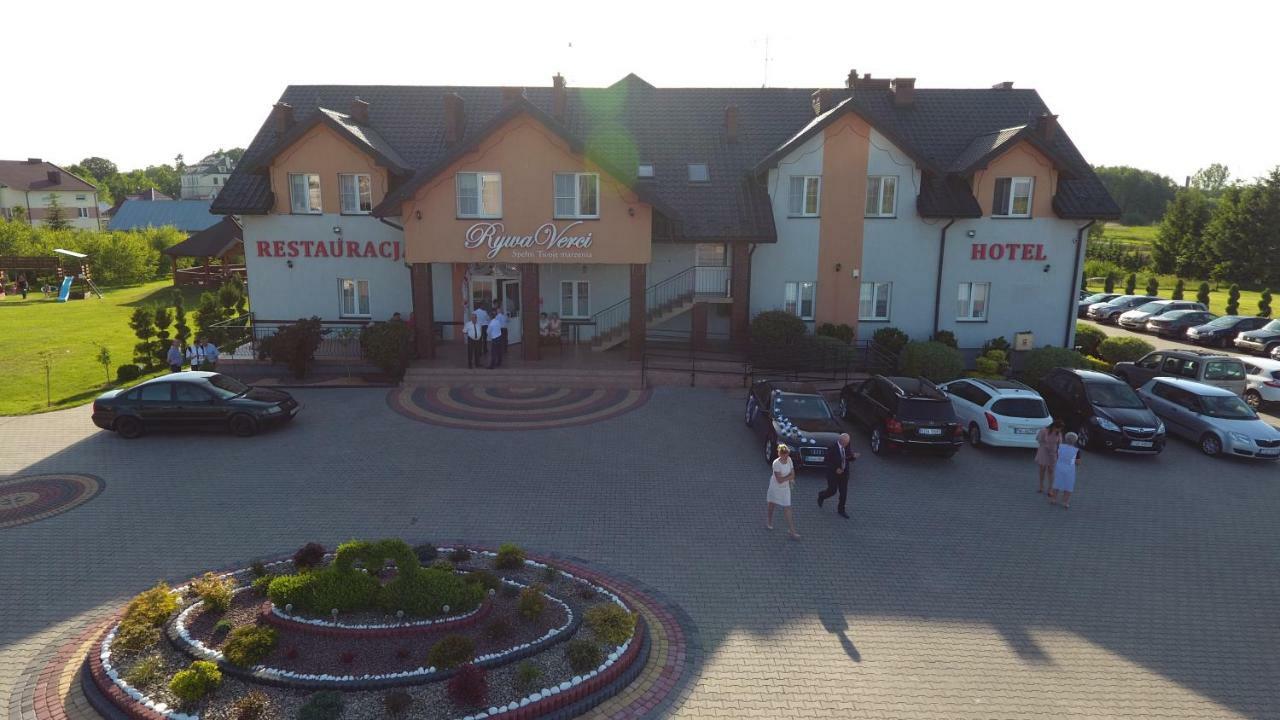 Hotel Restauracja Lorenzo Stopnica Ngoại thất bức ảnh